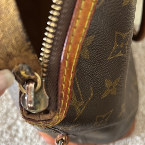 AUTHENTIC Louis Vuitton Lockit Horizontal Monogram Canvas Shoulder Bag - Picture 9 of 12